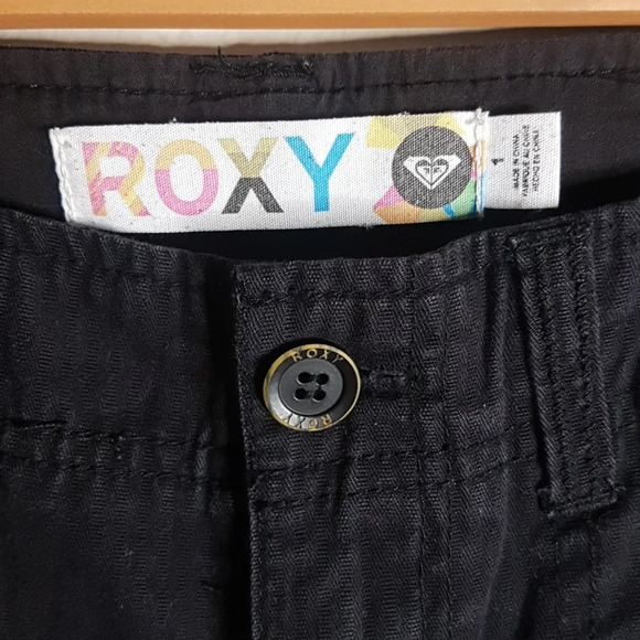 Roxy Y2K utility cargo style  shorts - Picture 2 of 6
